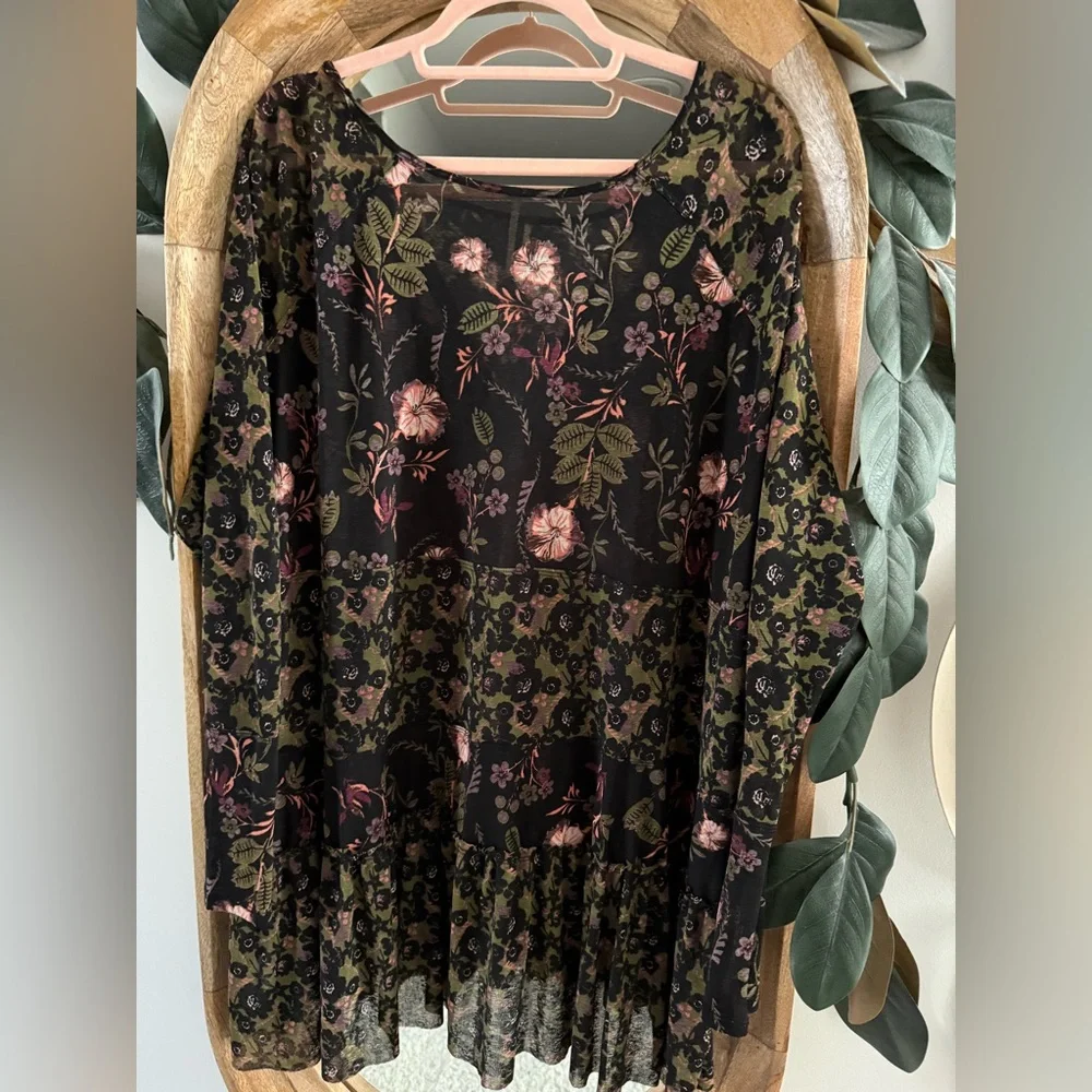 Free People V-Neck Long Sleeve Tunic - Picture 3 of 3
